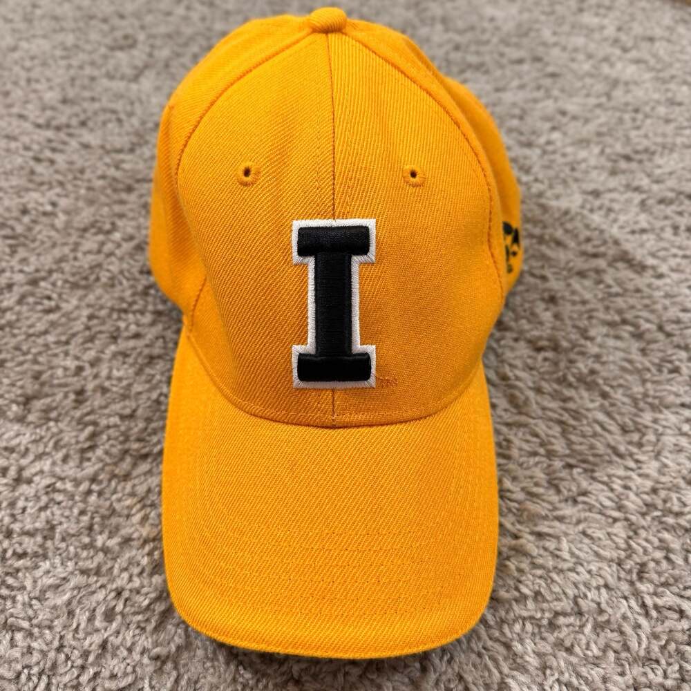 Vintage Iowa Hawkeyes Campus One Strapback‎ Hat Yellow Black NCAA EUC